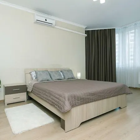 Spacious Modern On The Akhmatova Street Апартаменти *