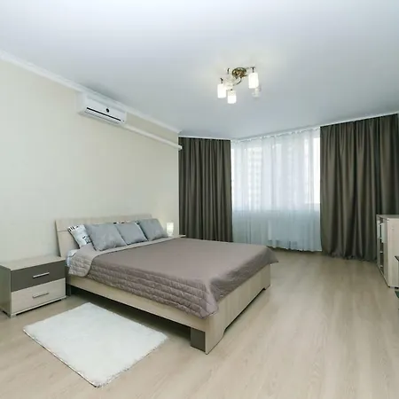 Spacious Modern On The Akhmatova Street Апартаменти *