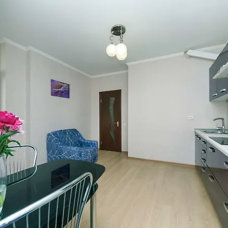 Spacious Modern On The Akhmatova Street