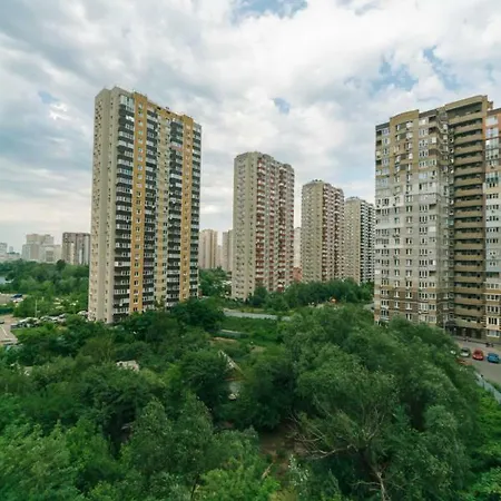 Spacious Modern On The Akhmatova Street *